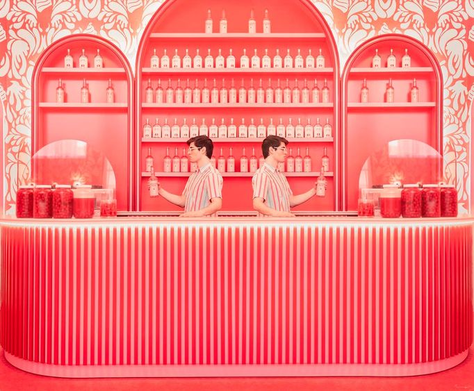 Mária Švarbová, Absolutle pink bar - slovenská fotografka je autorkou reklamních kampaní pro Apple či Museum of Ice Cream v NYC a držitelkou několika prestižních ocenění.