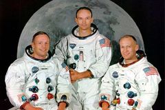Druhý muž na Měsíci astronaut "Buzz" Aldrin žaluje své děti kvůli penězům