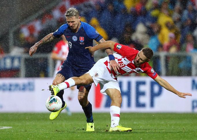 Soccer Football - Euro 2020 Qualifier - Group E - Croatia v Slovakia - HNK Rijeka Stadium, Rijeka, Croatia - November 16, 2019  Slovakia's Juraj Kucka in action with Croa