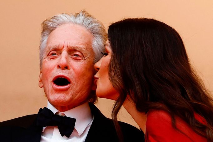 Michael Douglas a Catherine Zeta-Jones na festivalu v Cannes.