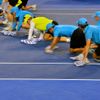 Australian Open: sběrači vysušují kurt