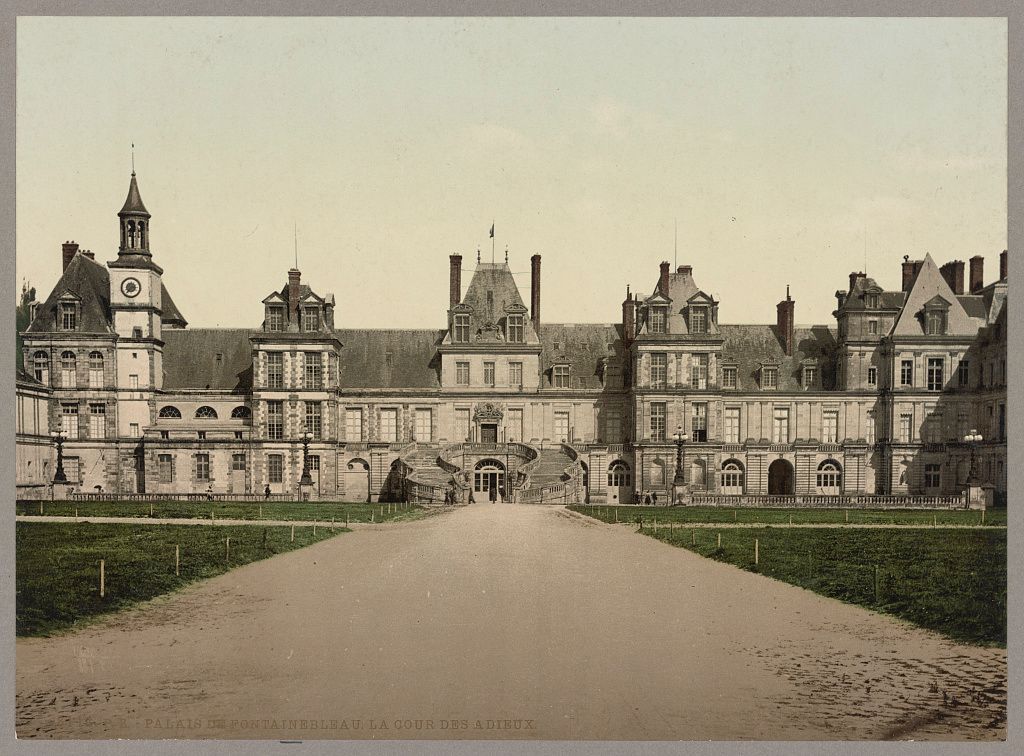 Zámky Versailles a Fontainebleau na 120 let starých fotkách