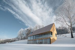 Dům v Krkonoších je uvnitř jako bílý papír. Dává prostor tvorbě, říká architekt roku