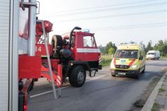 Řidič v Hlučíně narazil do mostu, na místě zemřel
