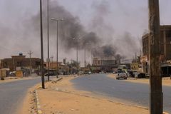 Ovládli jsme prezidentský palác, hlásí ozbrojenci v Súdánu. Střet má nejmíň 25 obětí