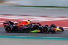 Jinou variantu zvolil Red Bull. Na voze Sergia Péreze byla nanesena zelená fluidní tekutina, která se po karoserii rozlévala podle toho, jak v daném místě proudil vzduch.