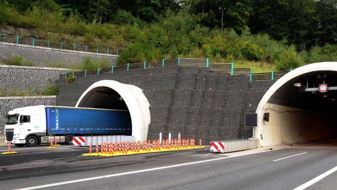 Tunely Libouchec na  D8