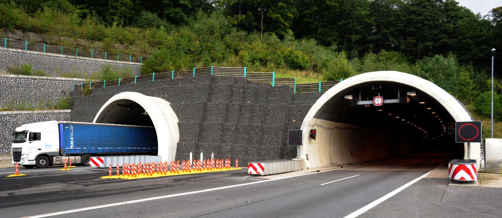 Tunely Libouchec