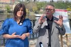 "Je to zrada." Koketování SOCDEM s komunisty spustilo vlnu odchodů ze strany