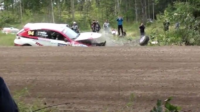 Finská rallye 2015: Giuseppe Santi, Subaru - nehoda