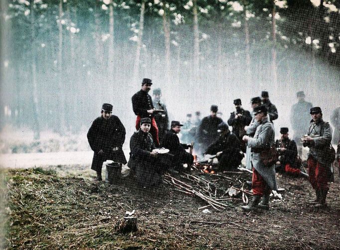 Autochrom  byl raný proces barevné fotografie patentovaný roku 1903 bratry Lumièrovými a komerčně vyráběný v letech 1907 až 1935.