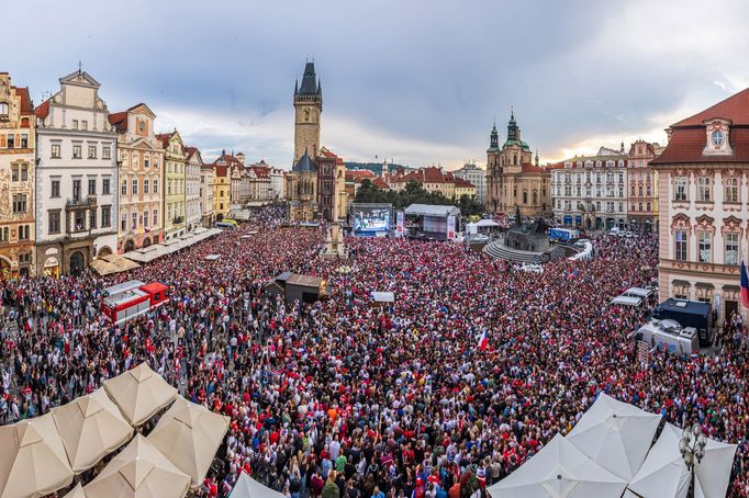 Průřez tvorbou externího fotografa Radoslava Vnenčáka za rok 2024.