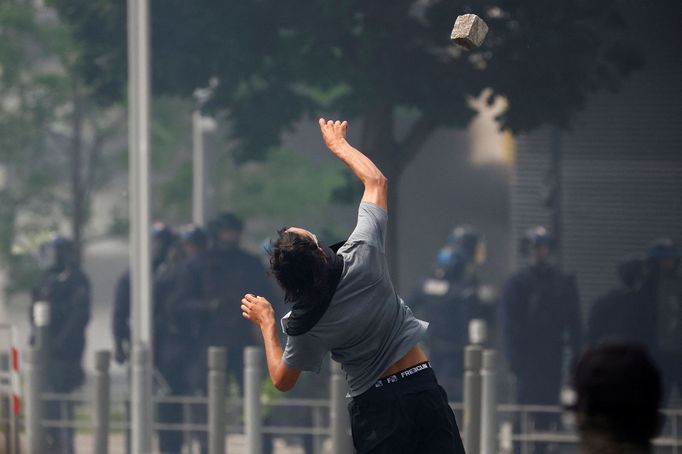 Protest ve Francii po smrti 17letého Nahela.