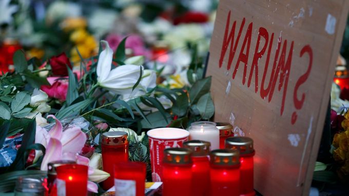 Pieta za oběti teroristického útoku v Berlíně.