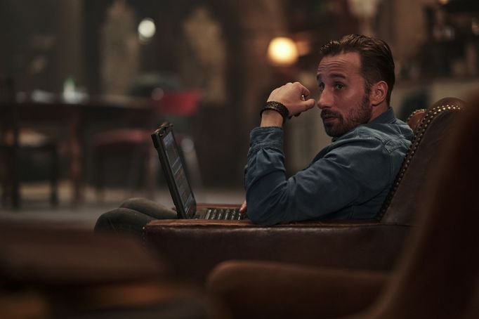Matthias Schoenaerts hraje Bookera.