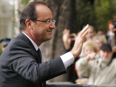Hollande platí za umírněného socialistu, přesto slibuje tvrdé zdanění nejbohatších Francouzů.
