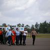 Vytahování trosek letounu airbus A320-200  letecké společnosti AirAsia