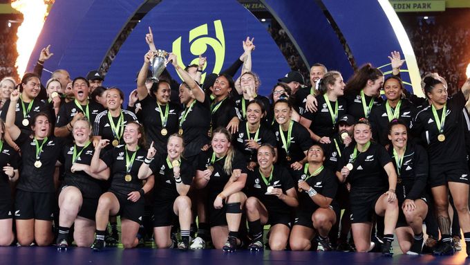 Ragbistky Nového Zélandu slaví titul na domácím MS 2022.