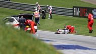 Zraněný Hafizh Syahrin v závodě Moto2 ve Velké ceně Rakouska 2020