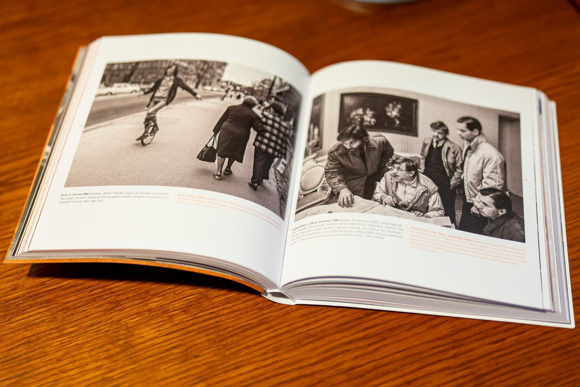 Kniha Miliony okamžiků a výstava 100kamžiků, Výstava, kniha, ČTK, Magazín, Foto