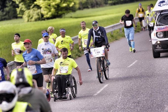 Zbyněk Sýkora "uběhl" na svém běžném vozíku téměř 21 km v čase 1 hodina 51 minut