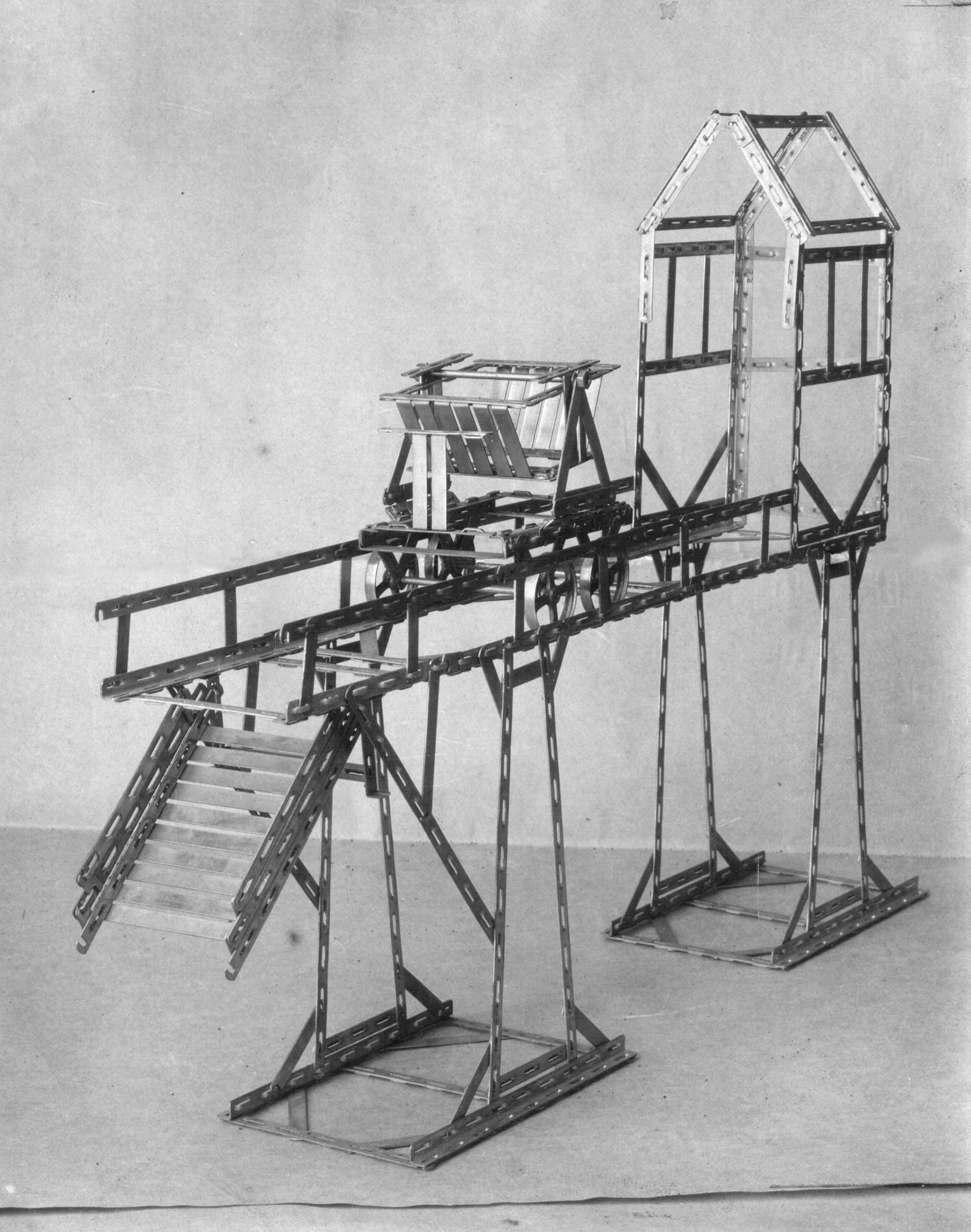 model stavebnice Inverntor Merkur