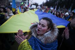 Po celé Evropě se demonstrovalo na podporu Ukrajiny. V Berlíně bylo na pět tisíc lidí