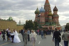 Rusové do Česka bez víz? Cestovky pro, diplomaté varují