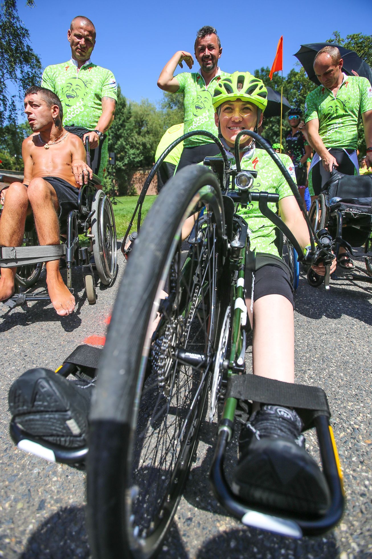 Handy cyklo maraton - start, Cesta za snem, tým Sananim a Bronec