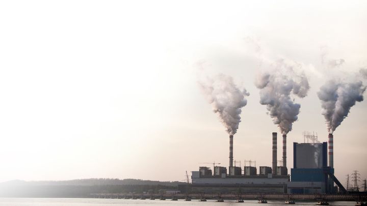 Uhlíkové clo a rozšíření emisních povolenek. Evropská komise schválila zelený balík; Zdroj foto: Aktuálně.cz