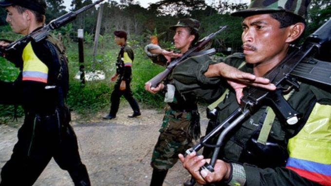 Vojáci Revolučních ozbrojených sil Kolumbie (FARC)