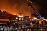 K požáru Průmyslového paláce na Výstavišti Praha se sjely všechny jednotky profesionálních i dobrovolných hasičů v Praze