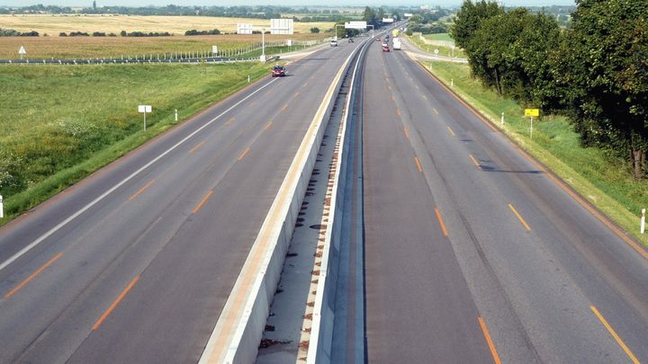 Pozor na nákup slovenské dálniční známky u zprostředkovatelů, je výrazně dražší; Zdroj foto: Aktuálně.cz