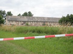 Policie uzavřela okolí farmy s brojlery