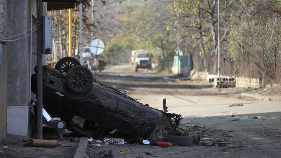 Fotografie ukazují Náhorní Karabach po válce. Lidé při útěku vypálili své domy