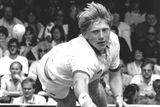 Boris Becker získal nejvíc grandslamových triumfů na wimbledonské trávě.