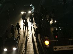 Policejní patrola v ulicích Teheránu.