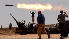 V Libyi zuří občanská válka. Turecko podporilo vládu v Tripolisu, Rusko generála Haftara.