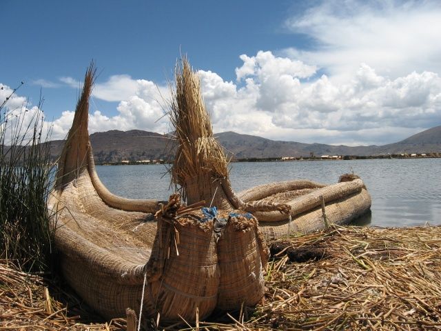 Rákosový člun z Titicacy