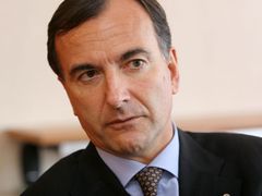 Eurokomisaři Frattinimu se postup Čechů a pobaltských států nelíbí