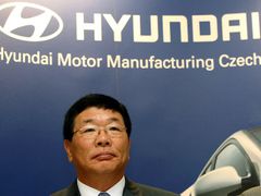 Prezident Hyundai Kim Eokjo (na snímku) je přesvědčen, že malé a střední automobily budou u zákazníků stále oblíbenější.