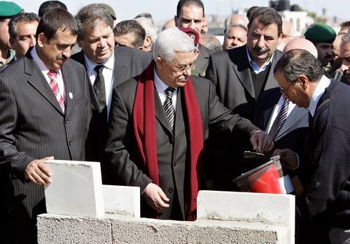 Palestinský prezident Abbás pokládá základ muzea Jásira Arafata