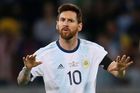 Trávník byl ostudný, míč skákal jako králík, kritizoval Messi podmínky Copa América