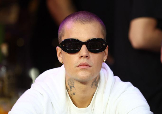 Zpěvák Justin Bieber v Super Bowlu LVI 2022 LA Rams - Cincinnati Bengals