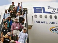 Neznámý člověk vyhrožuje v Belgii izraelské letecké společnosti El Al.