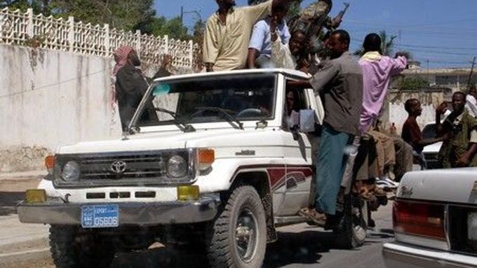 Bojovníci Spojených islámských soudů mohou slavit. Dnes ovládli hlavní město Somálska Mogadišo.