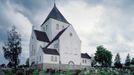 Kostel Ås ve Vestre Toten, Oppland, architekt Henry Bucher, 1921.  Kostel Ås pochází ze začátku dvacátých let minulého století. Tuto fotografii mám rád hlavně pro pěkné světlo a atmosféru. (c) Jiří Havran