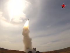 Odpálení rakety protiletadlového systému S-300.