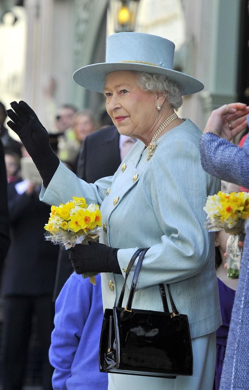 Královna Alžběta, Kate a Camilla si vyrazily do obchodu