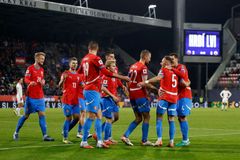 Bojujte za Česko, slyšeli fotbalisté. Souček vysvětloval následné gesto plné arogance